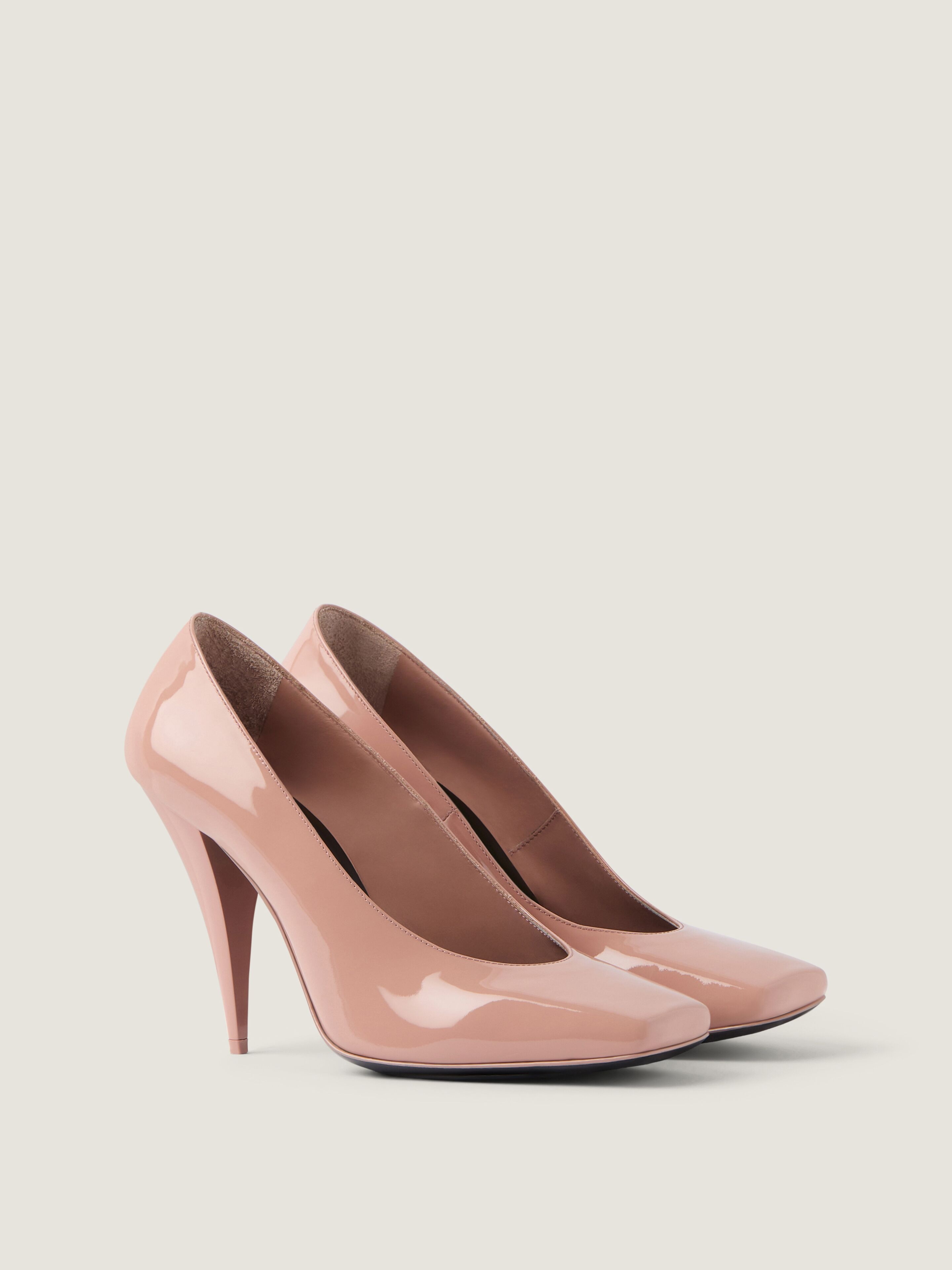 Sliced Square pumps in patent leather